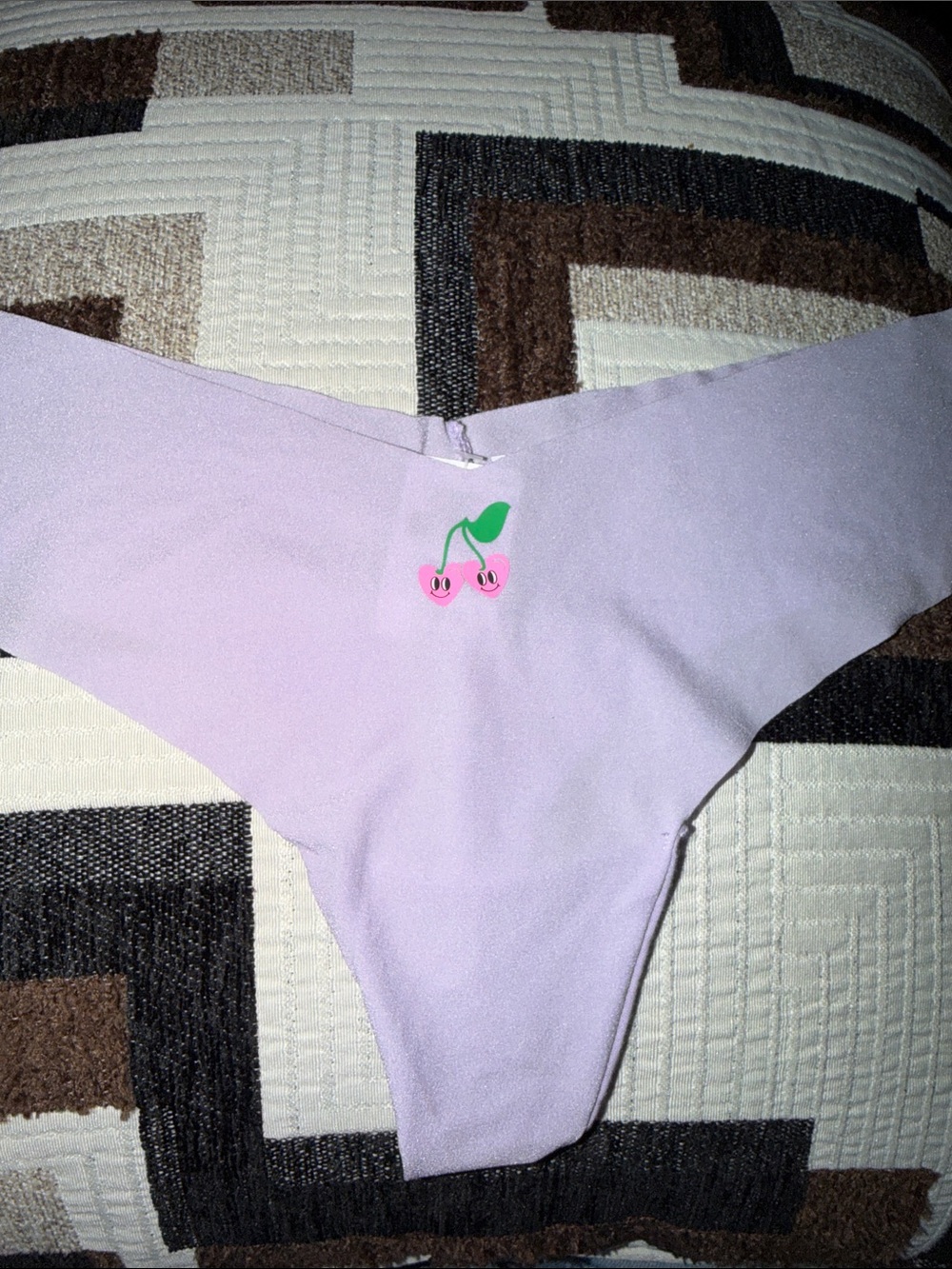 PINK
NO-SHOW HIGH-LEG‎ THONG PANTY cherry design